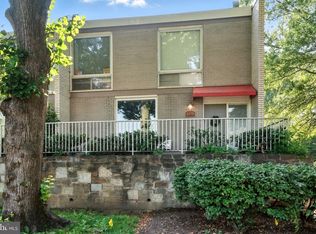 4979 Battery Ln #1, Bethesda, MD 20814