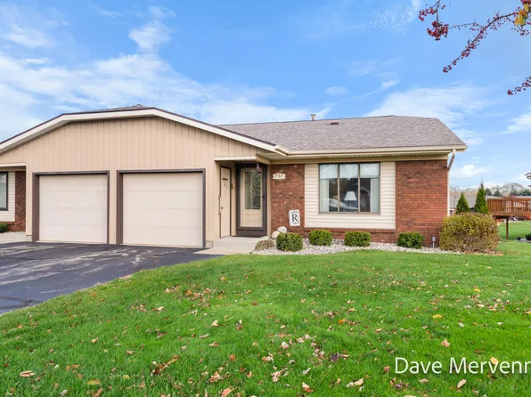 737 Port Sheldon St, Grandville, MI 49418