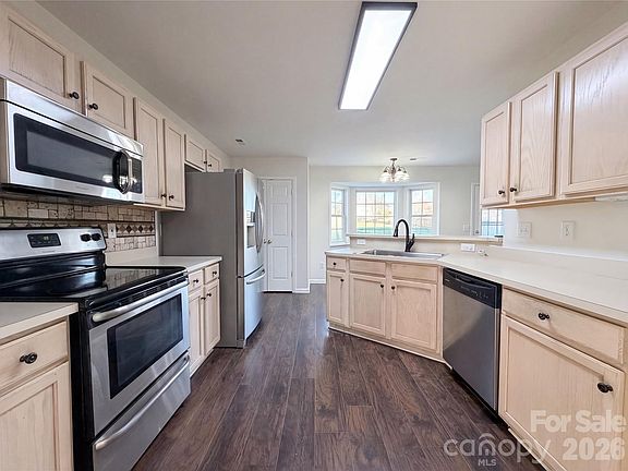 2nd image of 161 Royalton Rd