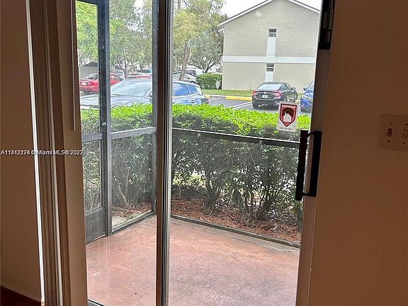 4th image of 105 Gardens Dr APT 104