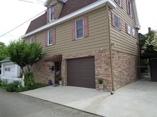 1st image of 615 Green St