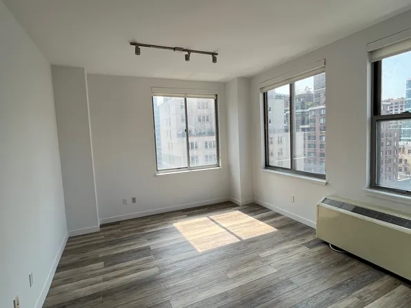 556 Third Avenue image 1 of 9