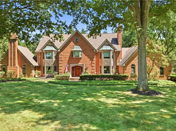 756 Audubon Dr, Hermitage, PA 16148