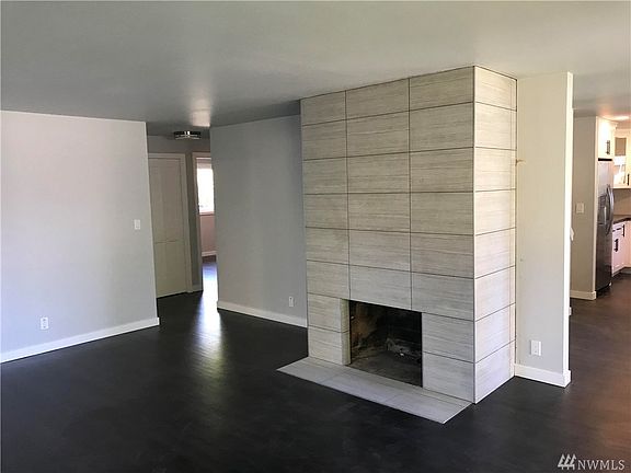 3rd image of 16618 40th Ave S