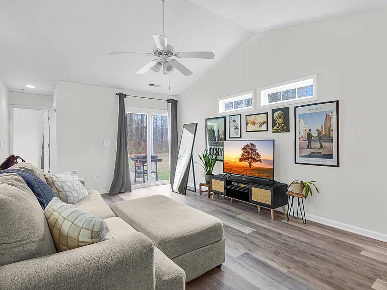 3825 Elizabeth Ave — Photo 3