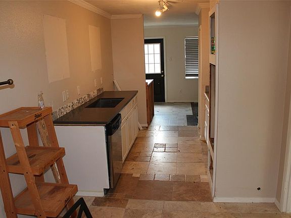 5th image of 312 Island Dr
