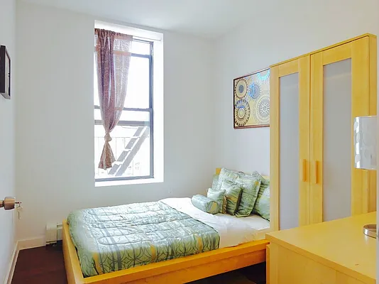 Rented by Keller Williams NYC | media 19