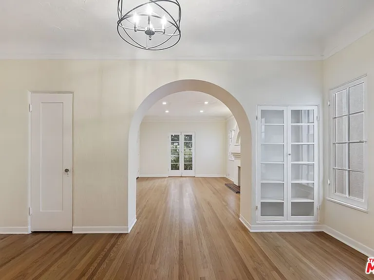 1142 S Clark Dr #4 — Photo 6