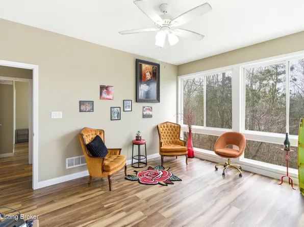 33 Beach Cove Ct, Brandenburg, KY 40108