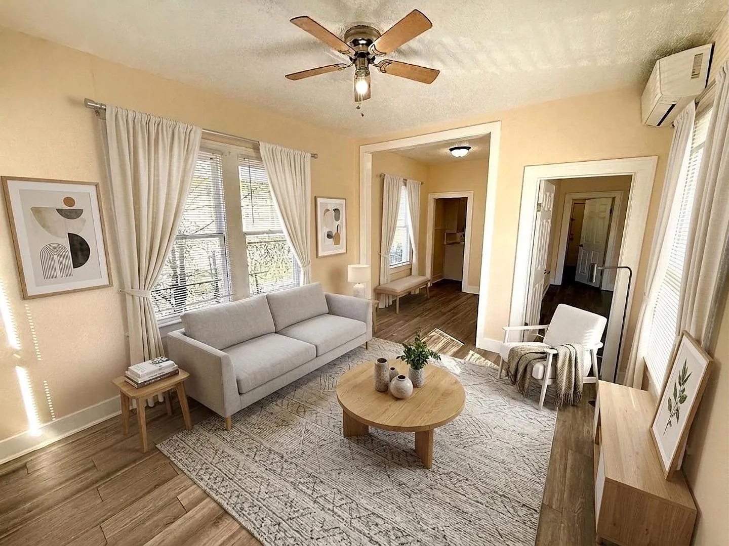 *Move In Special* Charming Duplex With Fenced Yard Minutes From St. Philip's College! — Photo 1