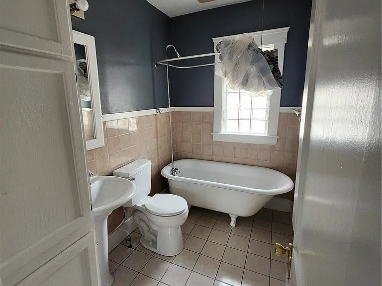 10308 Homeworth Ave #UP — Photo 5