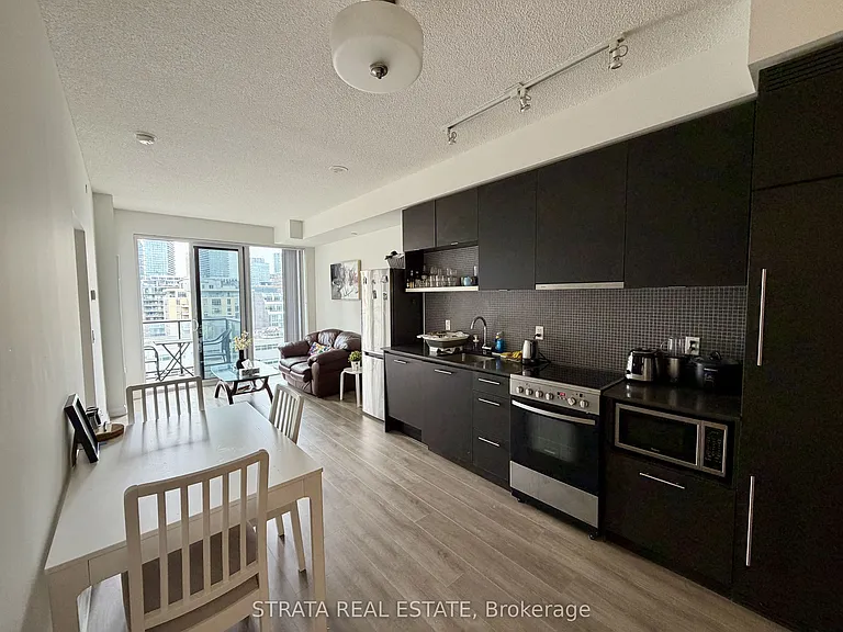435 Richmond St W #1006 — Photo 1