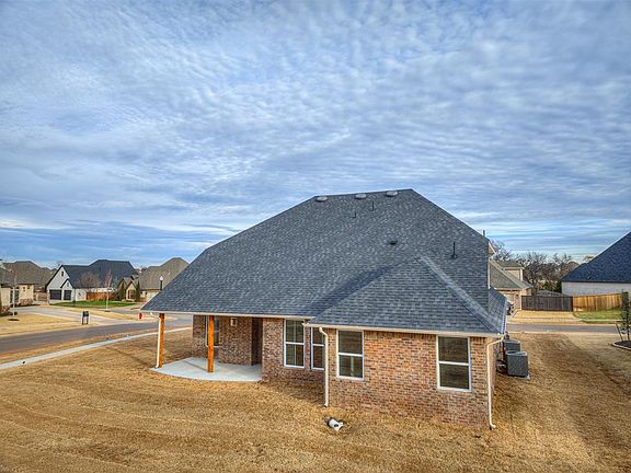 5th image of 14717 Chambord Dr
