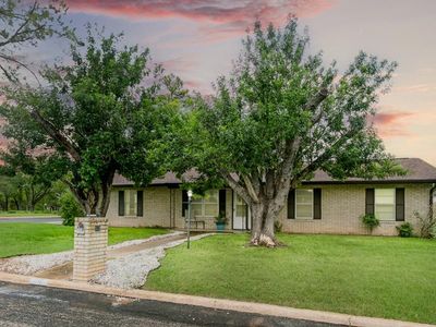 312 Frederick Rd, Fredericksburg, TX, 78624
