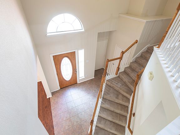 3rd image of 521 Cypress Hill Dr