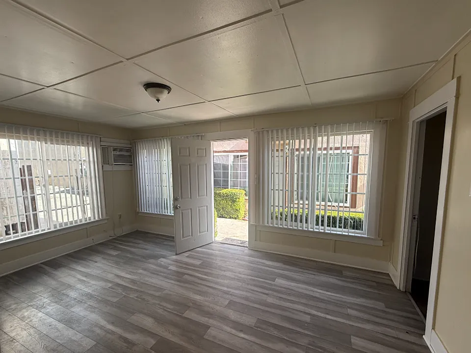 323 E Florida Ave #3