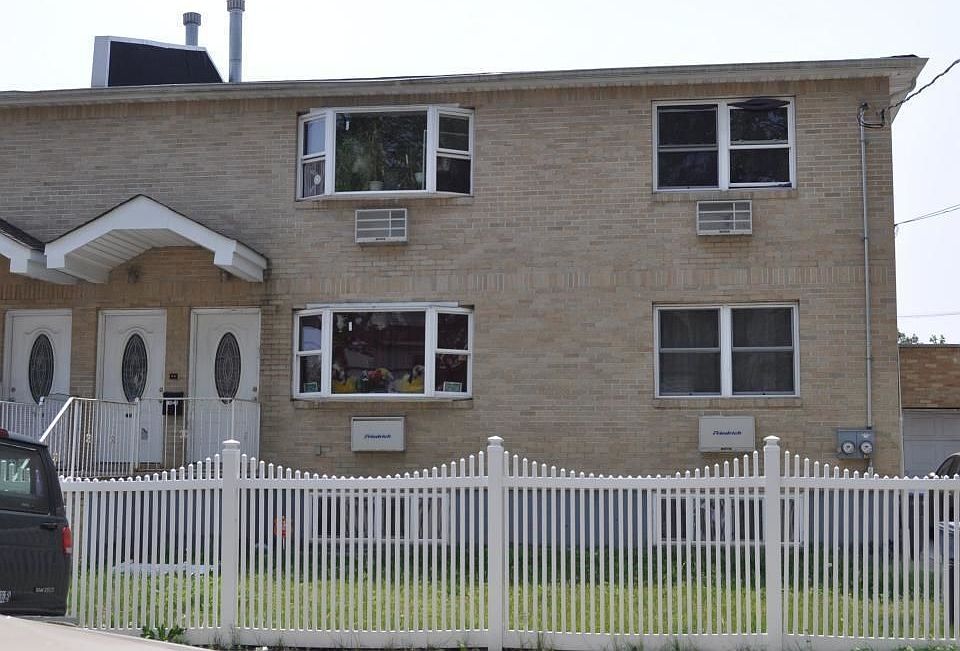 2nd image of 11016 153rd St