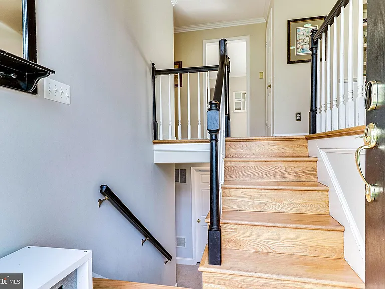 6519 Engel Dr — Photo 6