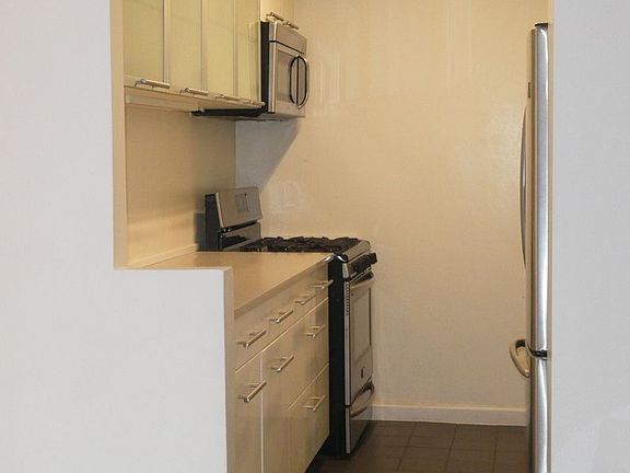 3rd image of 21 S End Ave APT 737