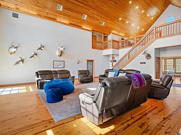 5th image of 361 River Oaks Cir