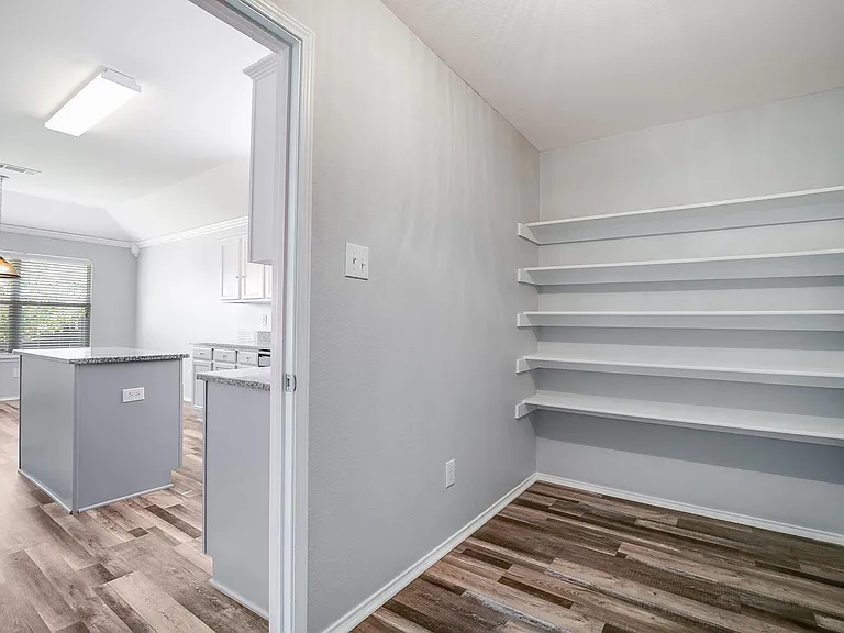 228 Meadow View Ln — Photo 13