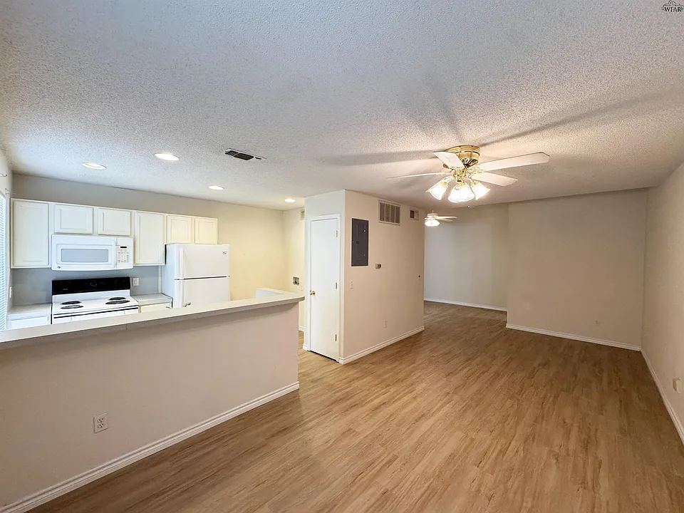 4621 Johnson Rd