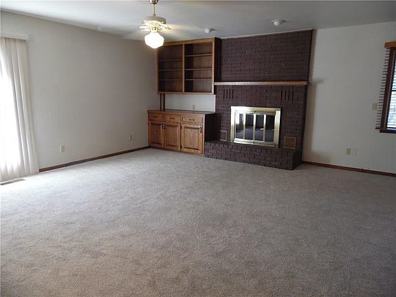 4th image of 1 Kemble Cir