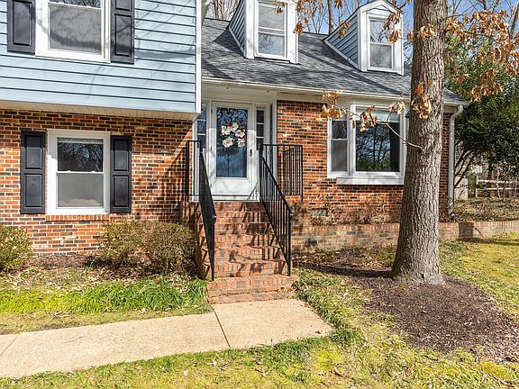 3rd image of 1903 Idlebrook Dr