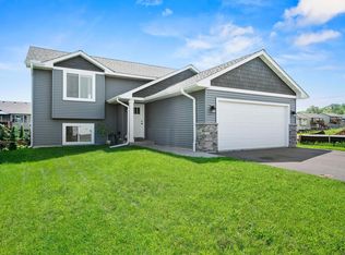 1751 Morning Glory Dr, River Falls, WI 54022