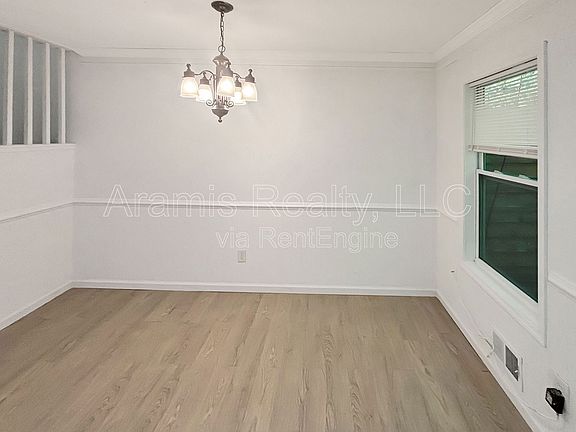 4th image of 3036 Destin Cir