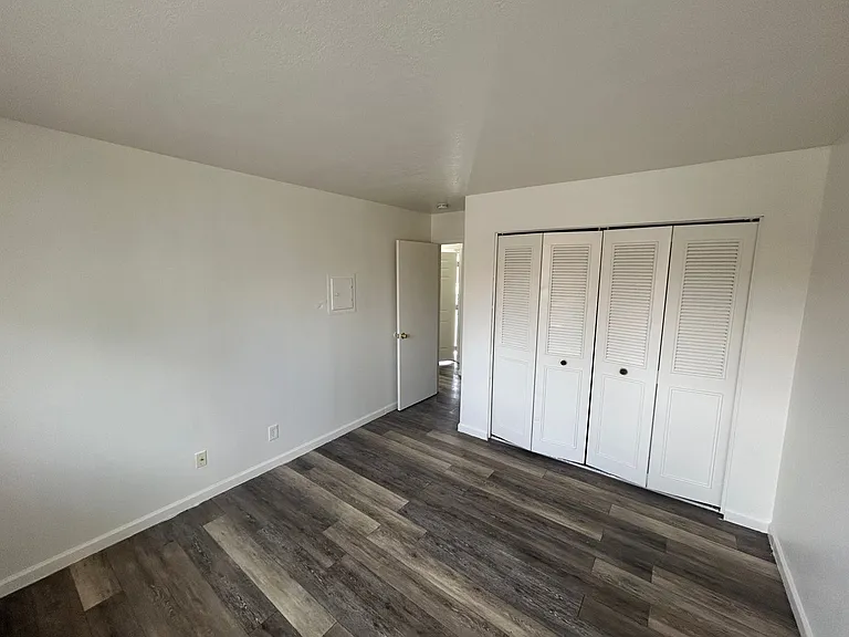 610 E Pine St — Photo 5