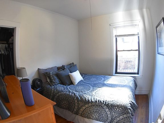 5th image of 2604 W Gunnison St #1A