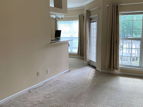 4th image of 700 Daniel Ellis Dr APT 10103