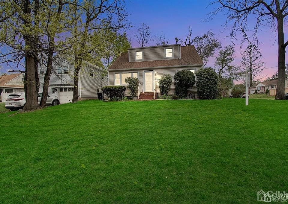 1st image of 1321-1323 Plainfield Ave