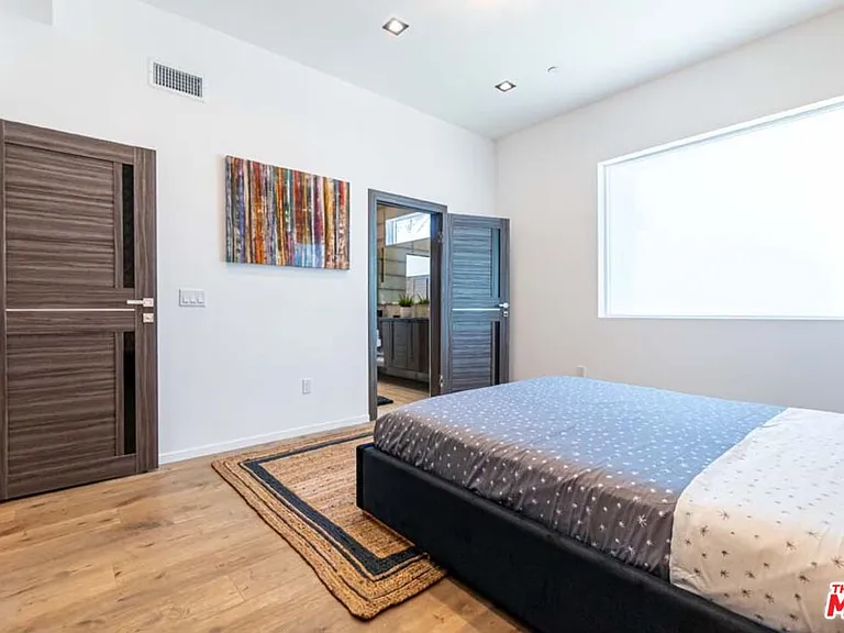 11658 Morrison St — Photo 18
