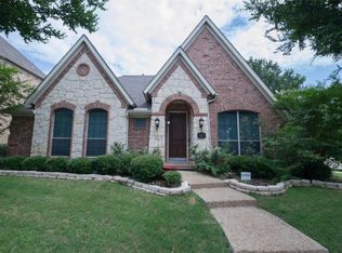 2227 S Luckenbach Ln, Irving, TX 75063