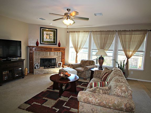 2nd image of 529 Pumpkin Dr