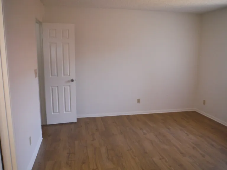 43738 Mona St — Photo 23
