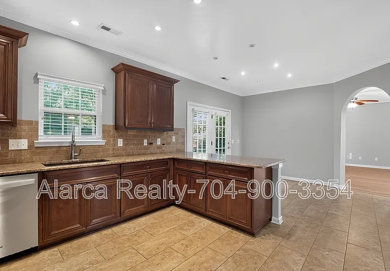 17420 Baldwin Hall Dr — Photo 6