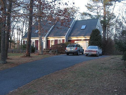 2nd image of 5 Holiday Ln