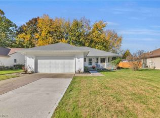 590 Bayberry Dr, Elyria, OH 44035