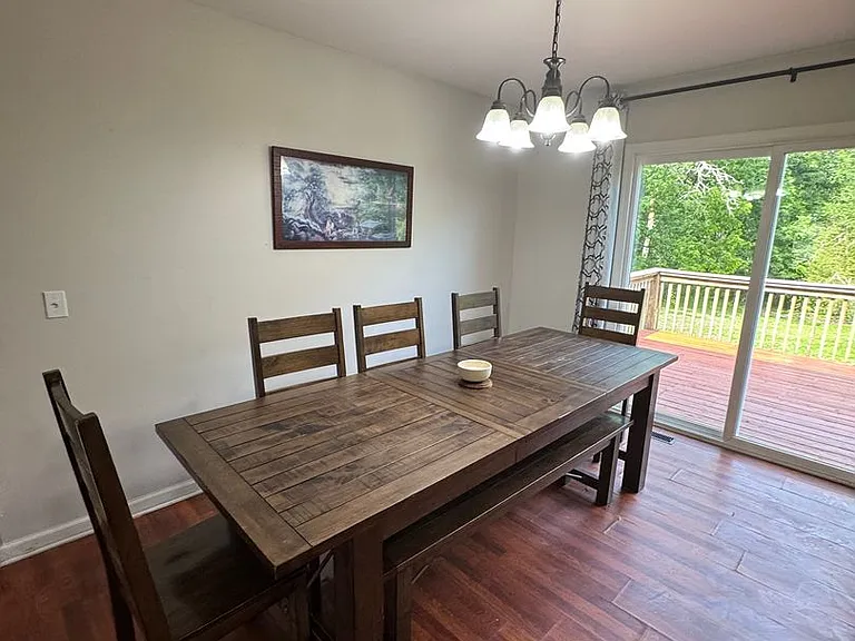 105 Larkins Dr — Photo 6