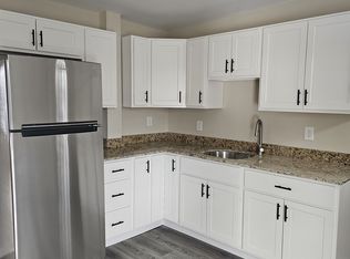 692 Massabesic St #3, Manchester, NH 03103