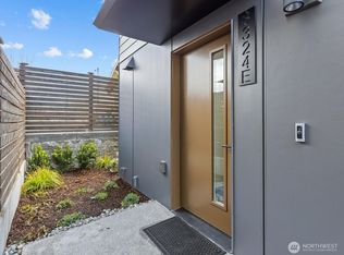 8324 16th Ave NW #E, Seattle, WA 98117