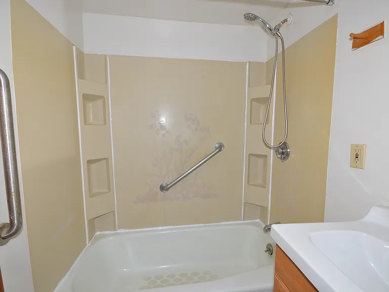 74 Union St #22 — Photo 9