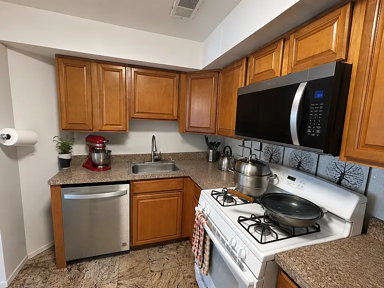 103 Claridge Ct #4 — Photo 4