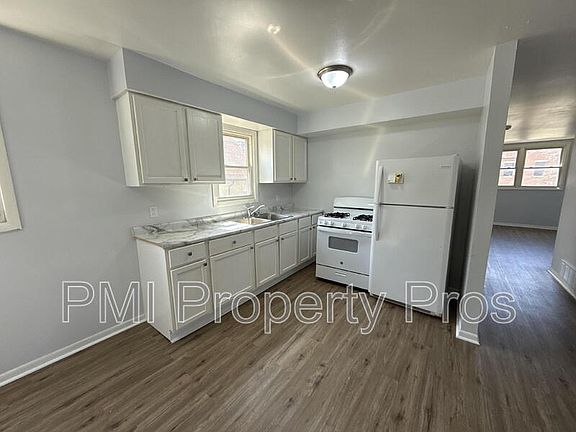 2nd image of 2716A N Buffum St