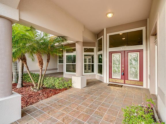 4th image of 1310 Palace Dr