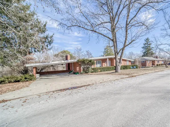 906 Murry Ln, Rolla, MO 65401