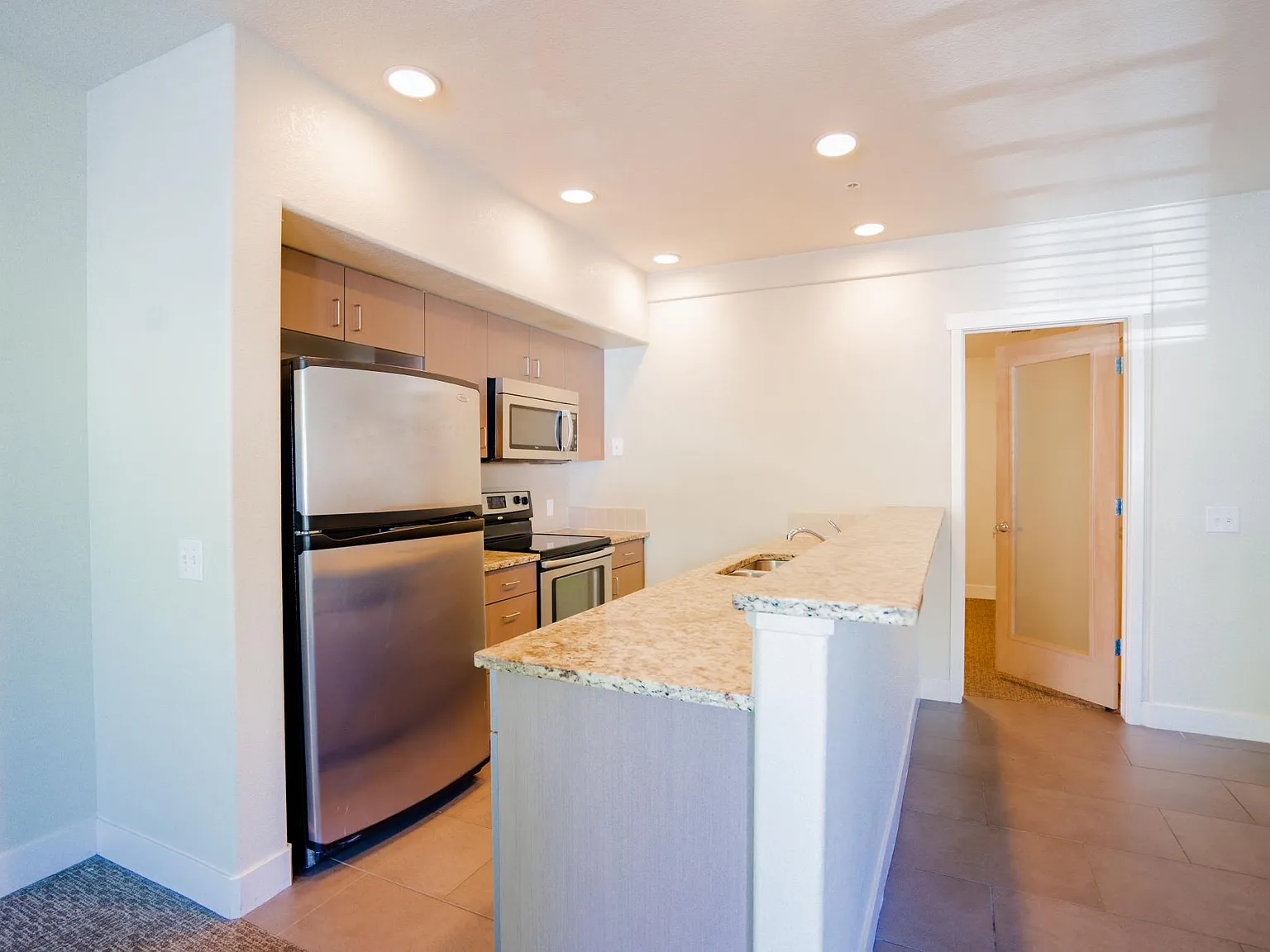 4 bed, 1625 sqft, $9,043 — Photo 3